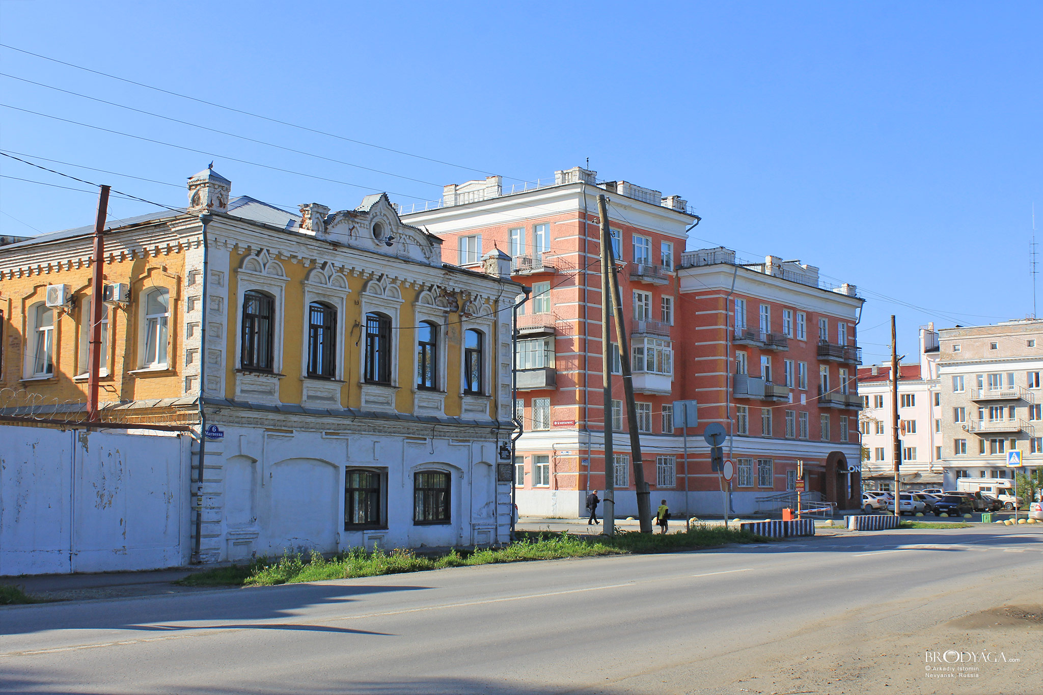 Ул. Профсоюзов 1 и Матвеева 6, Невьянск (Nevyansk)